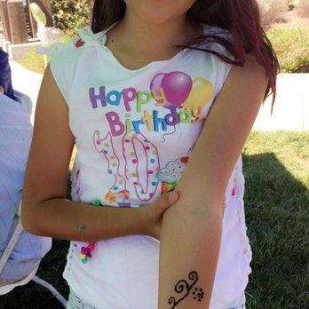Party4Beauty - Henna tattoo for the birthday girl - Henna Artists Near Me Party4Beauty - Henna tattoo for the birthday girl - Henna Artists Near Me