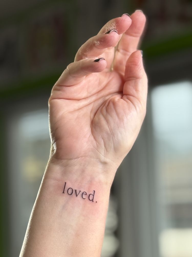 Harbor Light Tattoo Logo
