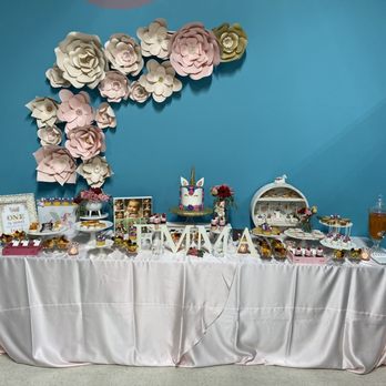 Viola's Kitchen - Sweet table - Caterers Near Me