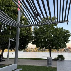 Smale Riverfront Park - View to Kentucky