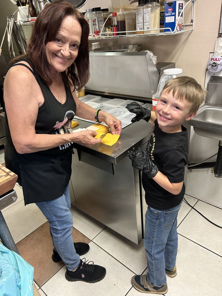 CALI JAYS BBQ Updated May 2024 91 Trinity St, Hayfork, California