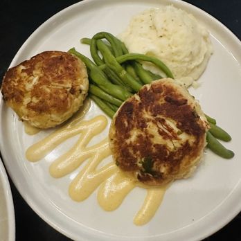 Real Seafood Company Coconut Point - Crab Cakes Lunch - Seafood Near Me - Estero, Florida Real Seafood Company Coconut Point - Crab Cakes Lunch - Seafood Near Me - Estero, Florida