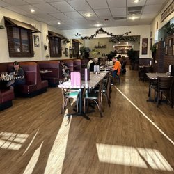 Siragusa's Taste of Italy - Inside