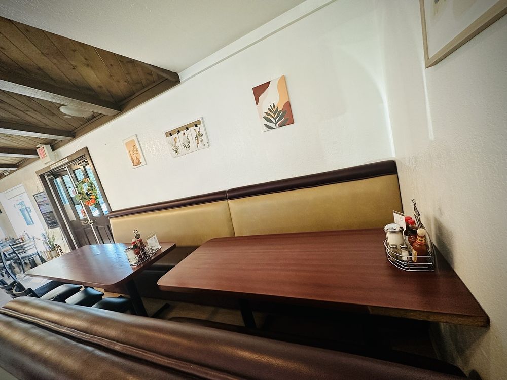 Victoria's Family Restaurant