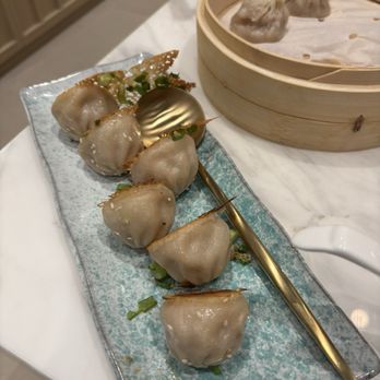 Supreme Dumplings - Pan fried pork dumplings - Shanghainese Near Me - Honolulu, Hawaii Supreme Dumplings - Pan fried pork dumplings - Shanghainese Near Me - Honolulu, Hawaii