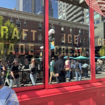 Salt & Straw - Ice Cream & Frozen Yogurt Near Me - Seattle, Washington Salt & Straw - Ice Cream & Frozen Yogurt Near Me - Seattle, Washington