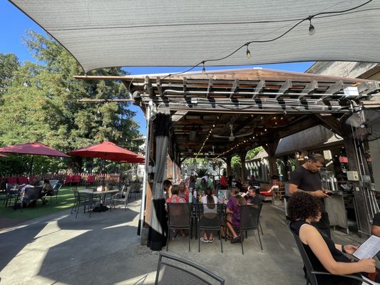 Healdsburg Bar & Grill by null