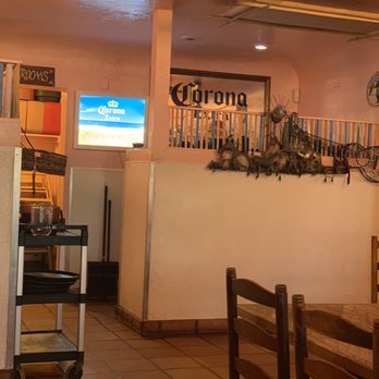 El Minuto Cafe - Random wall - Mexican Near Me - Tucson, Arizona