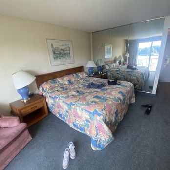 Flagship Inn - Room - Hotels Near Me - Bremerton, Washington