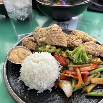 Hye Thai - Crispy chicken stir-fry level 3 spicy - Thai Near Me - Stonewall, Texas Hye Thai - Crispy chicken stir-fry level 3 spicy - Thai Near Me - Stonewall, Texas