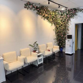 Silky Luxury Scalp Spa - Massage Near Me - San Gabriel, California Silky Luxury Scalp Spa - Massage Near Me - San Gabriel, California