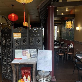 Lotus Leaf - Vietnamese Near Me - San Leandro, California