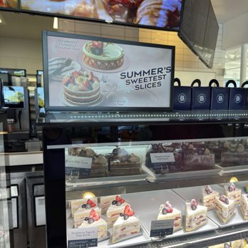 Paris Baguette - Bakeries Near Me - Walnut Creek, California