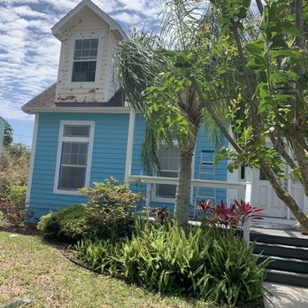 Anastasia Painting - Part of their process. Check out the detailed window protection! - Painters Near Me - St. Augustine, Florida Anastasia Painting - Part of their process. Check out the detailed window protection! - Painters Near Me - St. Augustine, Florida