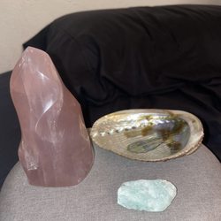 Vibrant Earth - Crystals, shell, cleansing