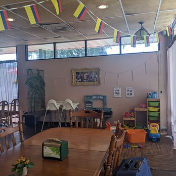 La Cocina De Abuela - Half of their dining area plus a kids play area - Cuban Near Me - Gainesville, Florida