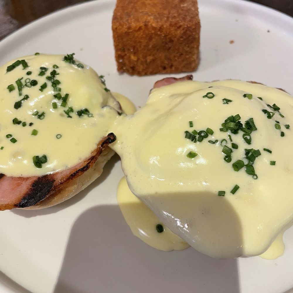 Salt & Ivy - Egg Benedict w hash brown - New American Near Me - Las Vegas, Nevada Salt & Ivy - Egg Benedict w hash brown - New American Near Me - Las Vegas, Nevada
