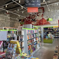 La Feltrinelli Express - Inside