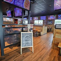 Miller's Ale House - Inside