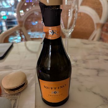 Lady Yum - Pioneer Square - Ruffino - we liked it - Macarons Near Me - Seattle, Washington