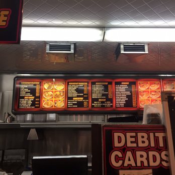 Tam's Burgers - Ordering counter - Burgers Near Me - Paramount, California