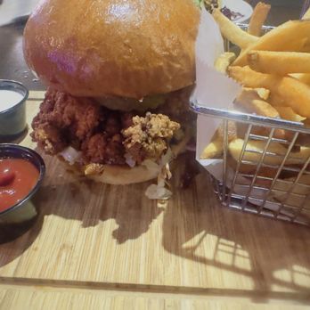 12 Sixty Modern Pub & Kitchen - Nashville Hot Chicken Sandwich - Pubs Near Me - La Mirada, California