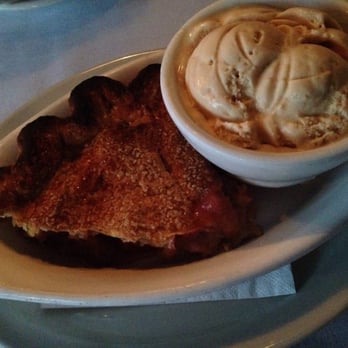 Traders Point Creamery - Rhubarb pie with caramel ice cream - Farms Near Me - Zionsville, Indiana Traders Point Creamery - Rhubarb pie with caramel ice cream - Farms Near Me - Zionsville, Indiana