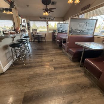 Donna Kaye's Cafe - Indoor - American Near Me - Bakersfield, California Donna Kaye's Cafe - Indoor - American Near Me - Bakersfield, California