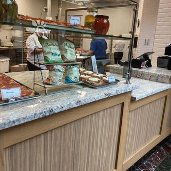 Carlo's Bakery - Bakeries Near Me - Uncasville, Connecticut