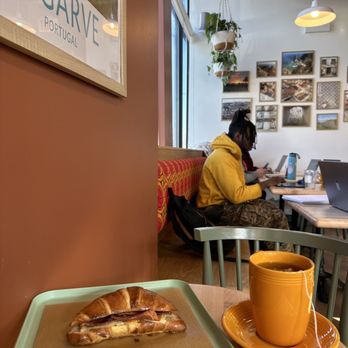 Cadinho Bakery and Cafe - Portuguese brioche sandwich, raspberry jam cookie, pastel de nata - Bakeries Near Me - Chicago, Illinois
