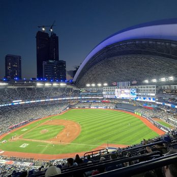 Rogers Centre - Stadium at evening - Stadiums & Arenas Near Me - Toronto, Ontario Rogers Centre - Stadium at evening - Stadiums & Arenas Near Me - Toronto, Ontario