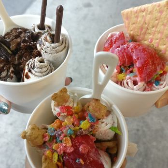 Sweet Creams - Cookies n cream, berry rainbow, strawberry shortcake - Ice Cream & Frozen Yogurt Near Me - Honolulu, Hawaii Sweet Creams - Cookies n cream, berry rainbow, strawberry shortcake - Ice Cream & Frozen Yogurt Near Me - Honolulu, Hawaii