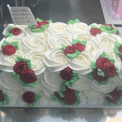 Baskin-Robbins - I ordered this same cake and they added a nice little edible chocolate bar in the middle with Happy Birthday on it.