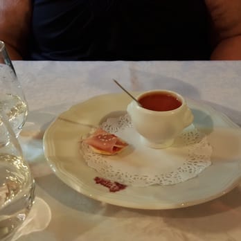 Château de Roques - Amuse bouche - Wineries Near Me - Puisseguin, 33