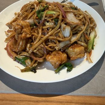 Dumpling Plus - Shrimp Lo Mein - Chinese Near Me - University City, Missouri