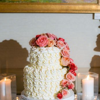 Wallingford Flower - Cake flowers (credit: Rachel Girouard Photography) - Florists Near Me - Wallingford, Connecticut
