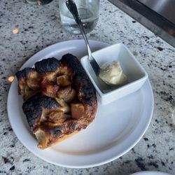 Apple pie focaccia