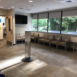 The Everett Clinic Woodinville - Waiting room.