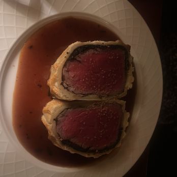 Harry's - Beef Wellington - Steakhouses Near Me - Manhattan, New York