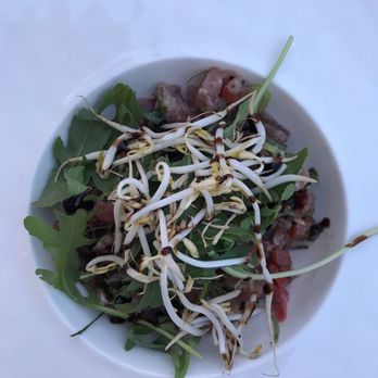 Achill's - Raw tuna. Really nice starter - French Near Me - Villefranche-sur-Mer, 06