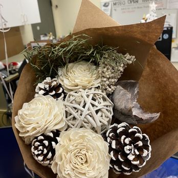 Safeway - Floral Traditions for $19.99 - Grocery Near Me - Honolulu, Hawaii