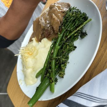 Blue Palms Brewhouse - Beer braised short ribs with gravy, mashed potatoes and grilled broccolini - Burgers Near Me - Northridge, California
