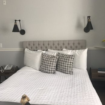 Hounds Tooth Inn - Bed & Breakfast Near Me - Oakhurst, California