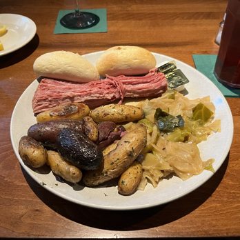 Micas Mountain Kitchen - St. Patrick's Day - Corned Beef, Cabbage, Potatoes & Rolls - Pubs Near Me - Sapphire, North Carolina