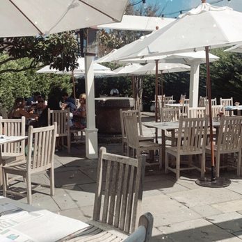 Blue Pig Tavern - Courtyard - New American Near Me - Cape May, New Jersey