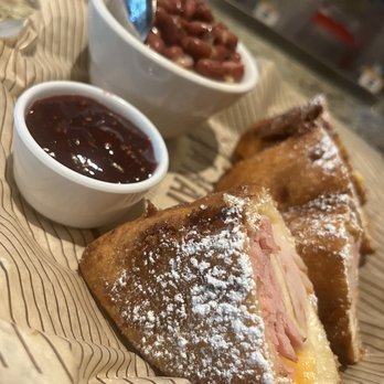 Cheddar's Scratch Kitchen - Monte Cristo w/raspberry preserve - Comfort Food Near Me - Orlando, Florida