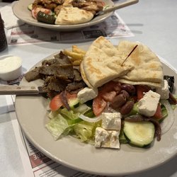 Viewmont Diner - Gyro Platter