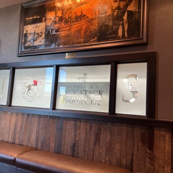 Jack Stack Barbecue - Lee's Summit - Waiting area - Barbeque Near Me - Lee's Summit, Missouri
