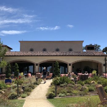 DAOU Vineyards - Wine tasting grounds - Wineries Near Me - Paso Robles, California DAOU Vineyards - Wine tasting grounds - Wineries Near Me - Paso Robles, California