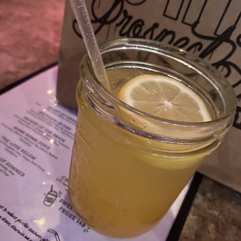 Sweet Chick - Peach Lemonade & Vodka - Breakfast & Brunch Near Me - Brooklyn, New York